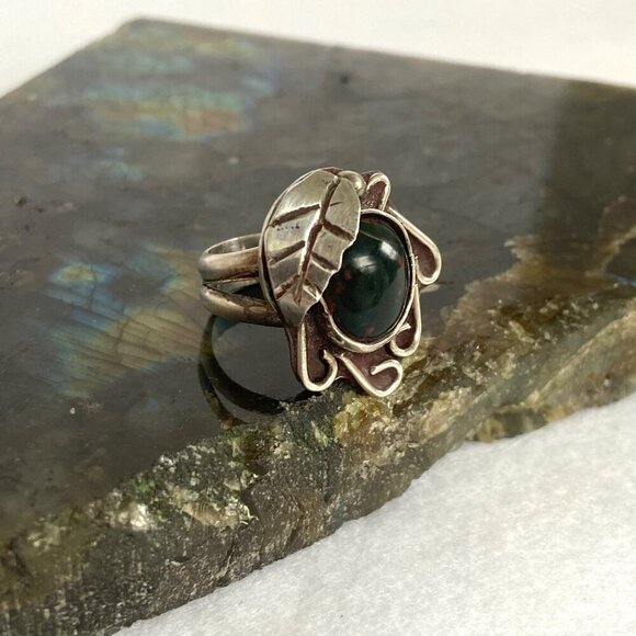 VTG Sterling Silver 925 Southwest Style Oval Deep Green Bloodstone Ring Sz 4.5 - Picture 2 of 16